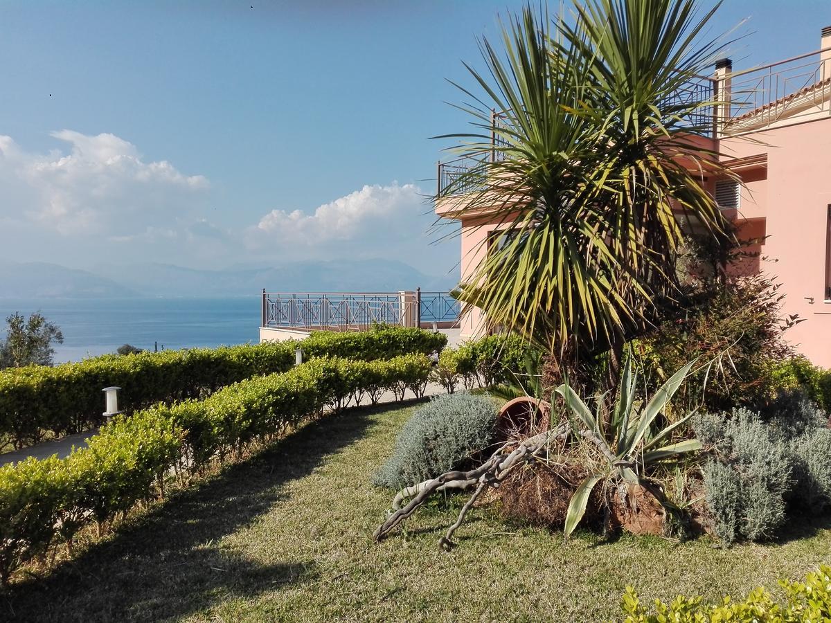 Hotel Theasi Diakopto Exterior photo